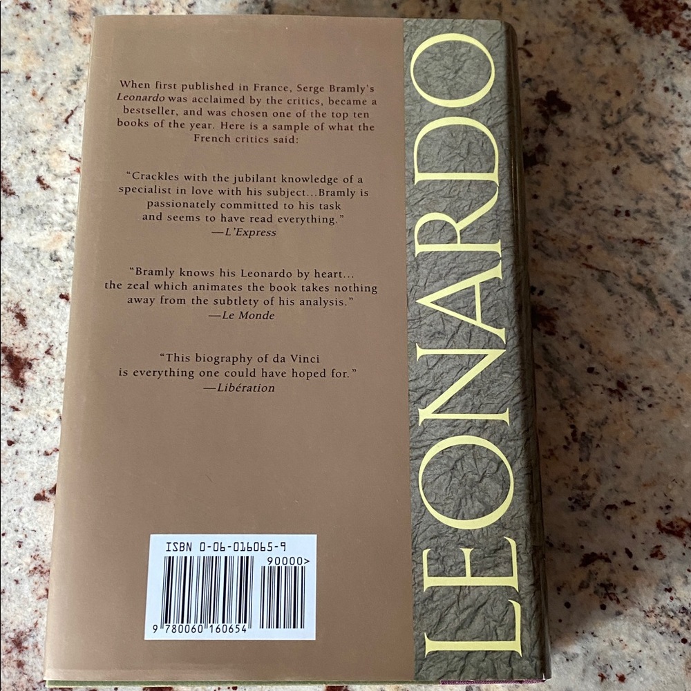 Leonardo da Vinci Hardcover Book - Picture 2 of 2